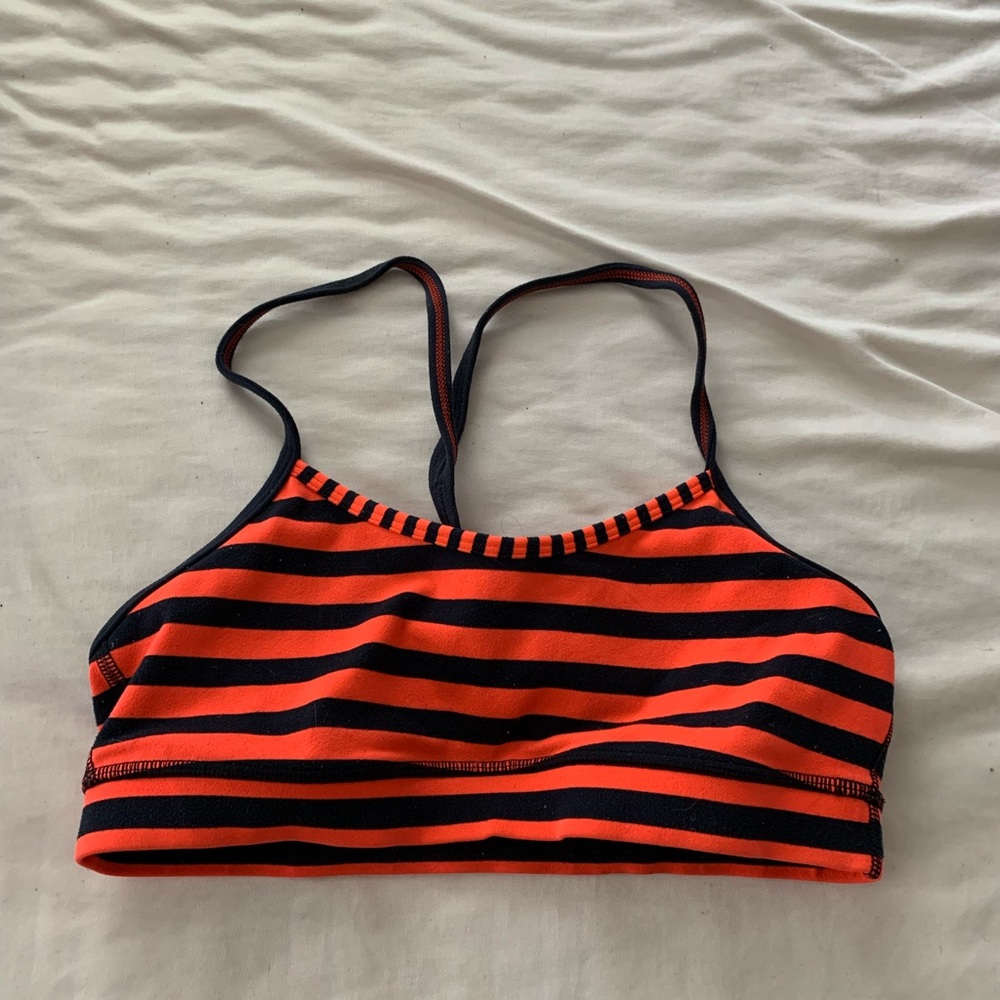 Lulemon sz 6 Flow Y bra